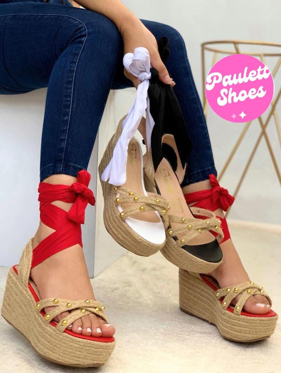 Plataforma romana cruzada de perlas doradas - PAULETT SHOES